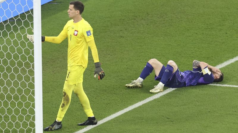 Vojcehs Ščensnijs un Lionels Mesi. Foto: ZUMAPRESS.com/Scanpix