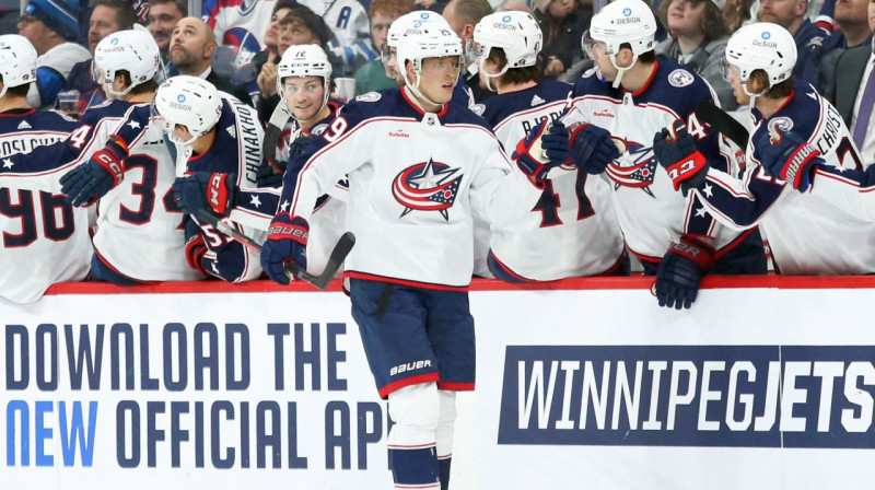 Patriks Laine svin vārtu guvumu. Foto: Terrence Lee/USA Today Sports/Scanpix