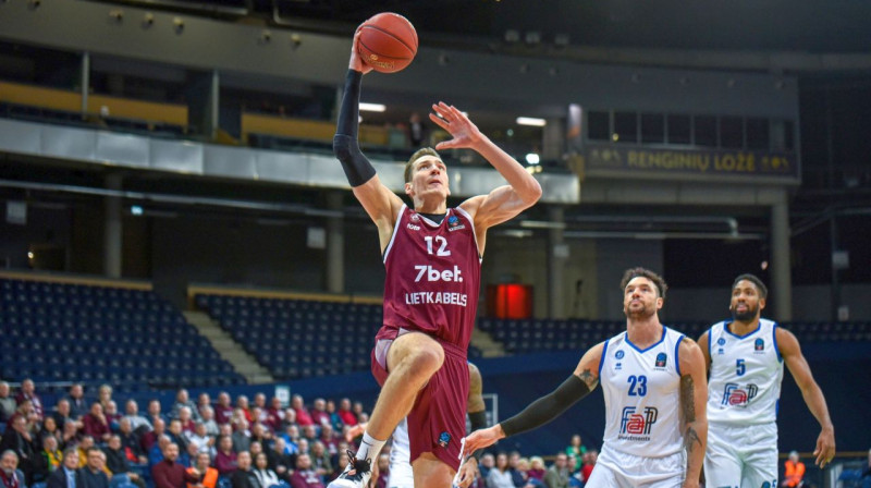 Gabrieļs Malduns uzbrukumā Brešas "Germani" grozam. Foto: BC 7bet-Lietkabelis Panevėžys