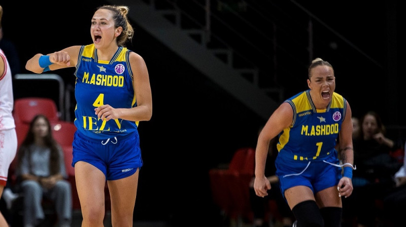 Ilze Jākobsone un Tala Sahara 2022. gada 3. novembrī. Foto: EuroCup Women