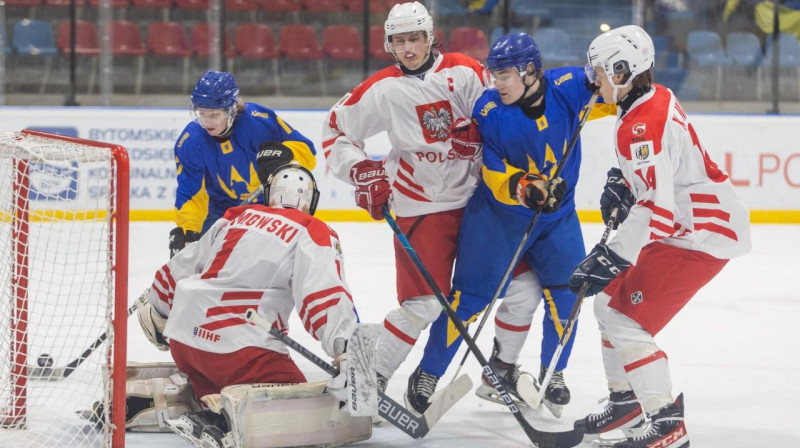 Mirklis pirms Ukrainas U20 valstsvienības vārtu guvuma. Foto: polskihokej.eu