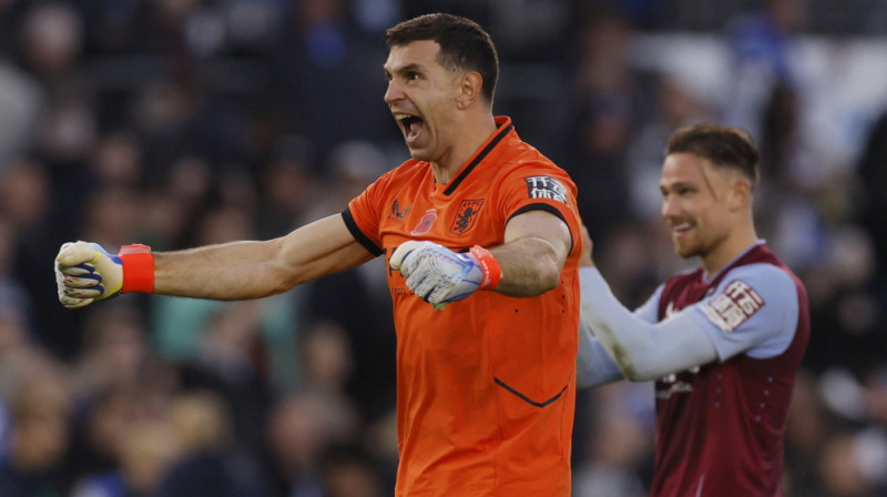 "Aston Villa" vārtsargs Emiljano Martiness. Foto: Reuters/Scanpix