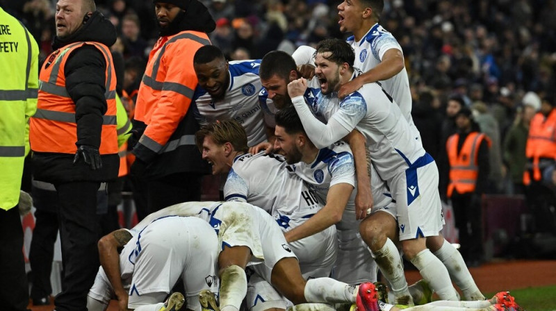 ''Stevenage'' futbolisti līksmo. Foto: AFP/Scanpix