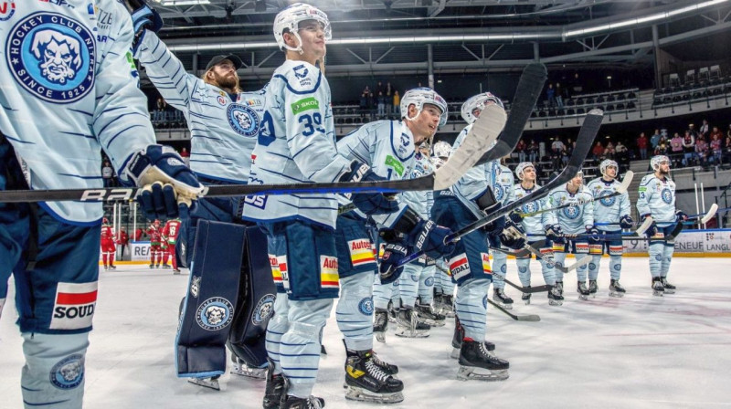 Slovākijas kluba "Nitra" hokejisti. Foto: IIHF