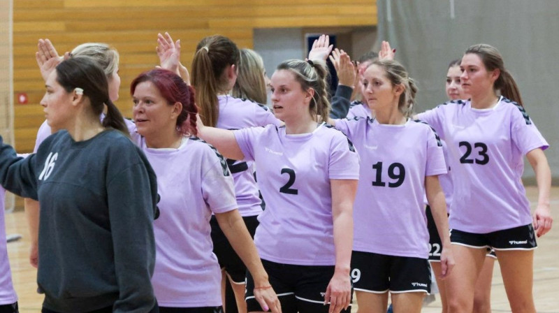 Stopiņu PHK handbolistes. Foto: handball.lv