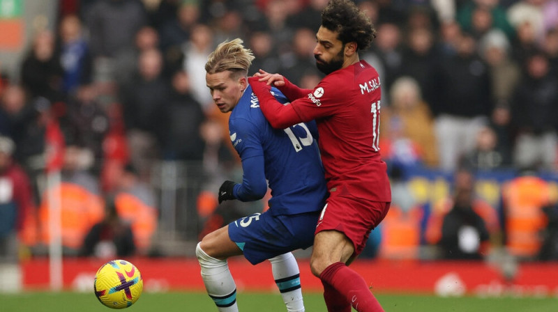 Mihailo Mudriks pret Mohamedu Salāhu. Foto: Reuters/Scanpix