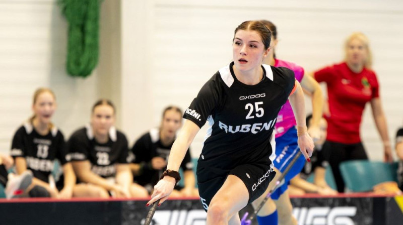 Samanta Bērziņa (Kocēnu "Rubene"). Foto: floorball.lv