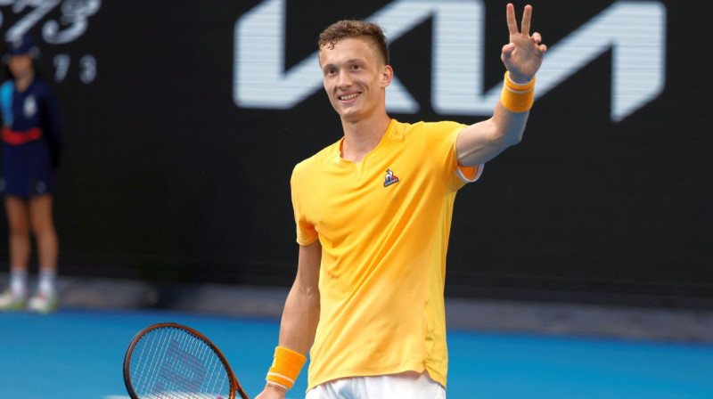Čehijas tenisists Jiržī Lehečka pēc uzvaras "Australian Open" astotdaļfinālā. Foto: Asanka Brendon Ratnayake/AP/Scanpix