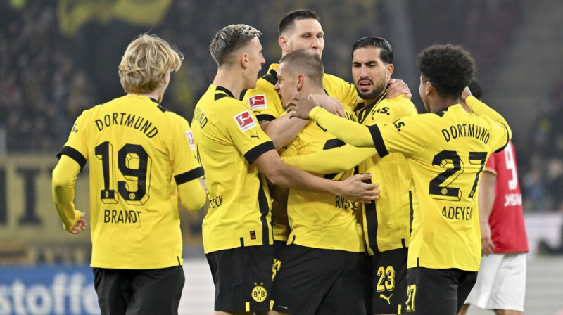 Dortmundes "Borussia" futbolisti. Foto: AP/Scanpix