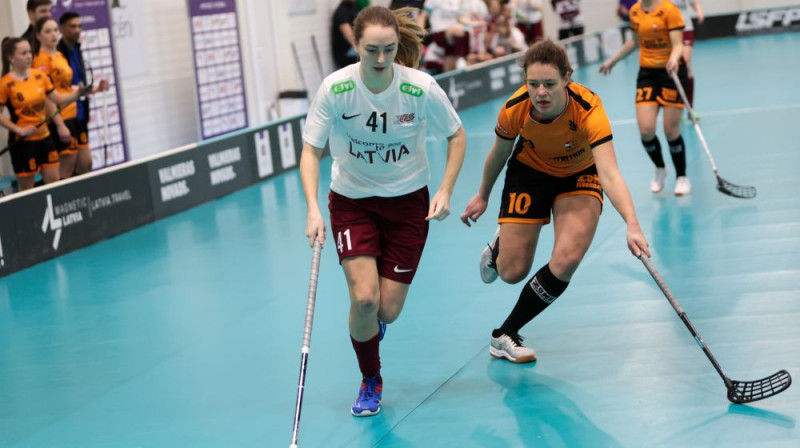 Iepriekšējā spēlē pret Vāciju Simona Grāpēna (#41) atzīmējās ar četriem vārtu guvumiem, foto: Ritvars Raits (Floorball.lv)