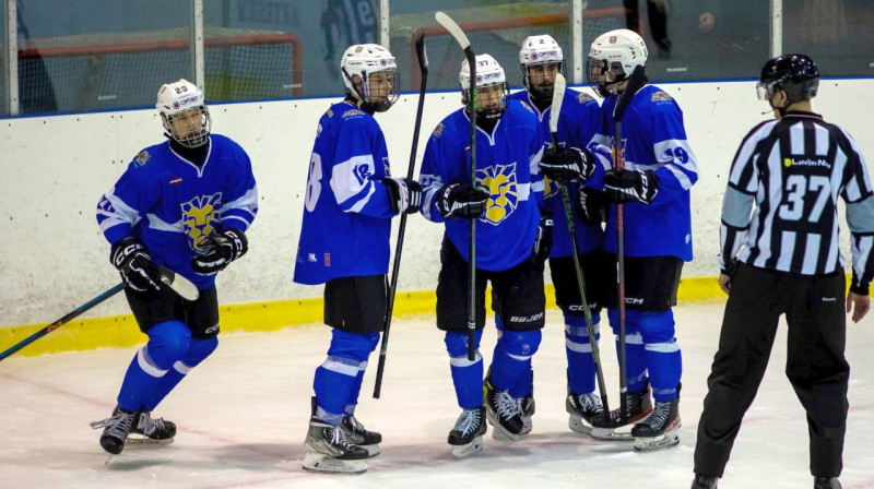 HS "Rīga" hokejisti svin vārtu guvumu. Foto: Guntis Lazdāns/LHF