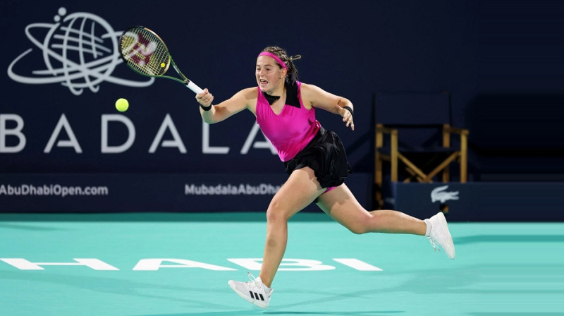 Aļona Ostapenko. Foto: Mubadala Abu Dhabi Open / sportskeeda.com