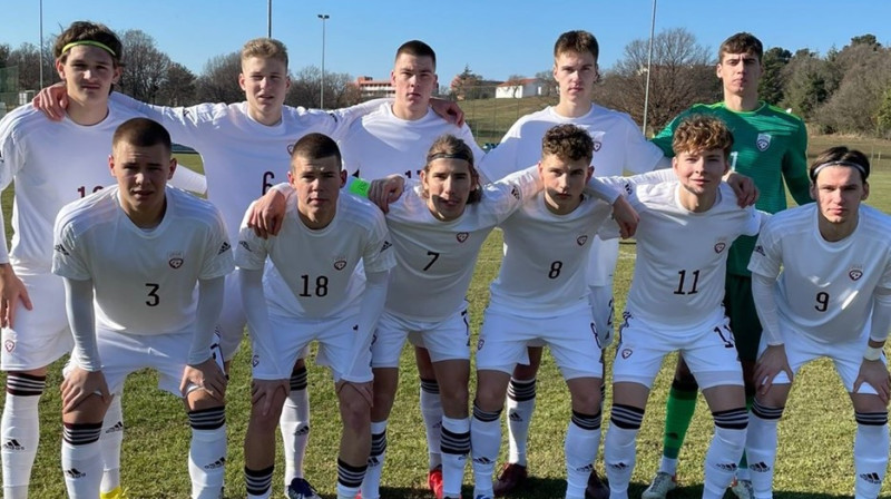 Latvijas U19 valstsvienības futbolisti. Foto: LFF