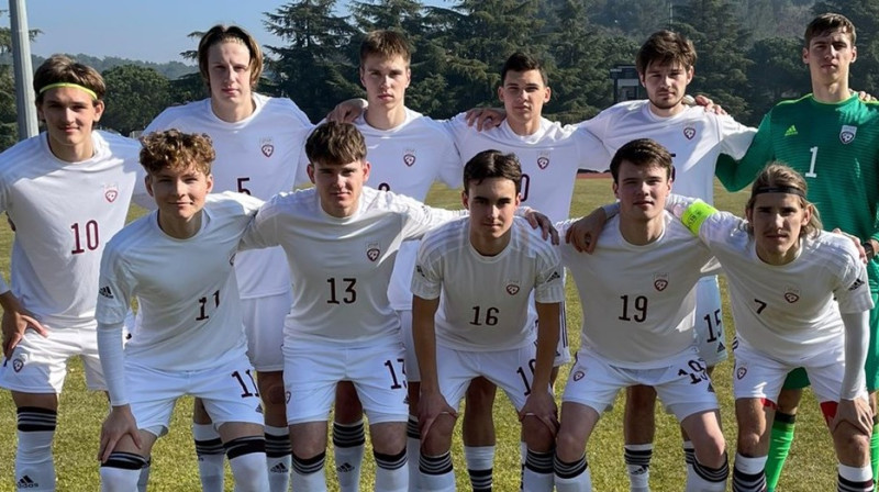 Latvijas U19 valstsvienības futbolisti. Foto: LFF