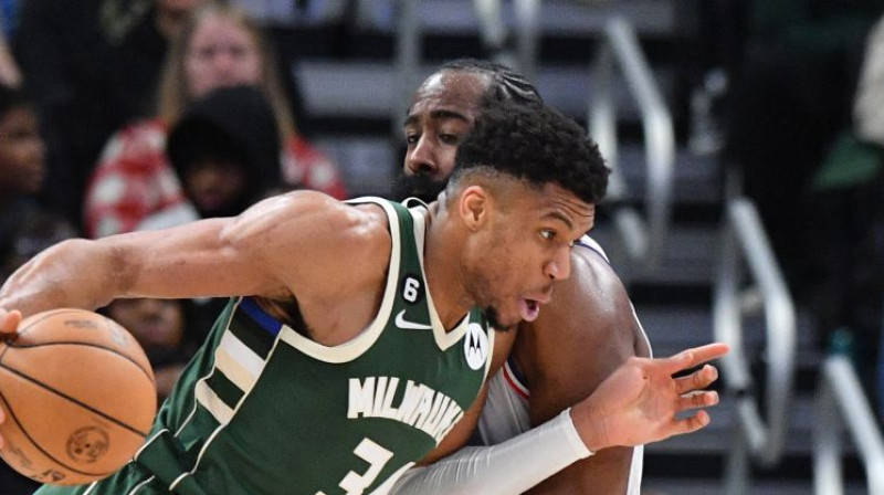 Jannis Adetokunbo un Džeimss Hārdens. Foto: USA Today Sports/Scanpix