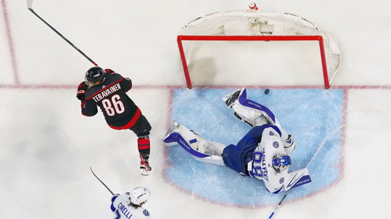 Mirklis pēc Teivo Terevainena vārtu guvuma pret Tampabejas "Lightning" komandu. Foto: James Guillory/USA Today Sports/Scanpix