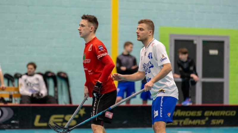 Gan Sandis Mihailovskis, gan Artūrs Jurševskis sestajā spēlē atzīmējās ar vārtu guvumiem, Foto: Anita Stukāne, Floorball.lv