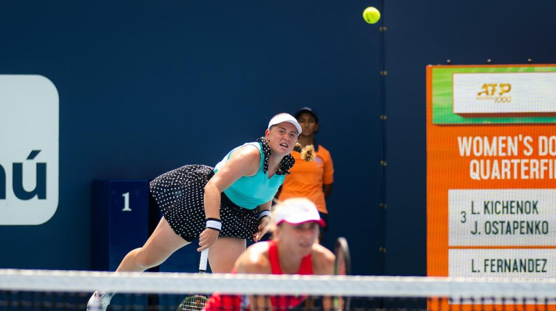 Aļona Ostapenko un Ludmila Kičenoka. Foto: Jimmie48 / WTA