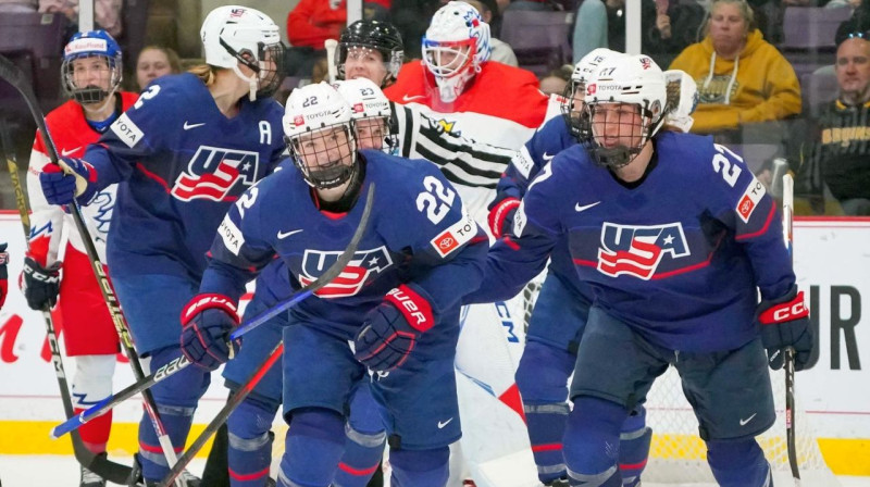 ASV izlases hokejistes pēc vārtu guvuma. Foto: IIHF