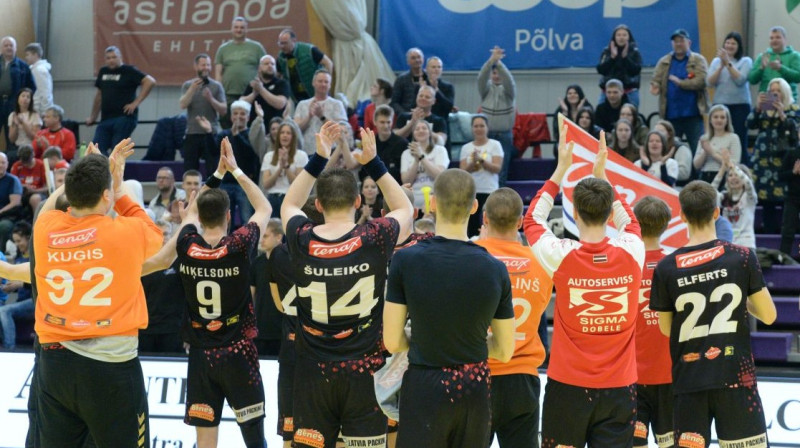 Dobeles "Tenax" handbolisti un līdzjutēji. Foto: handball.lv