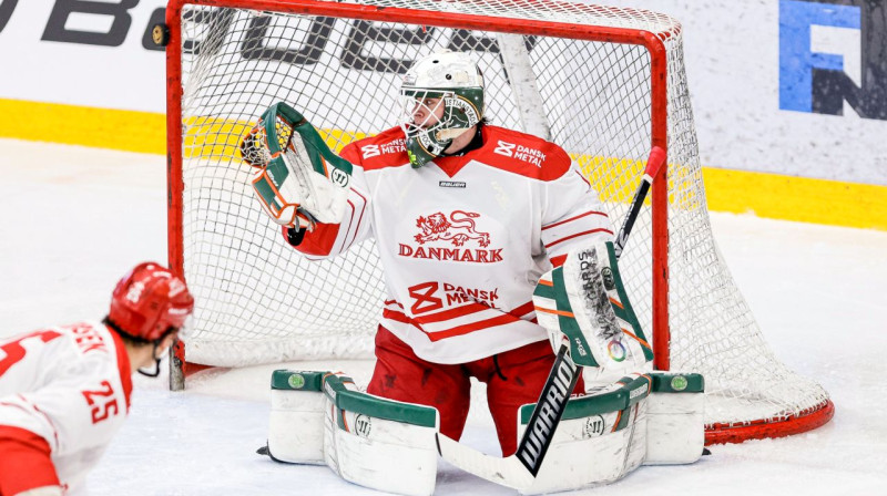 Dānijas valstsvienības vārtsargs Frederiks Dihovs Nisens. Foto: Ishockeylandsholdene