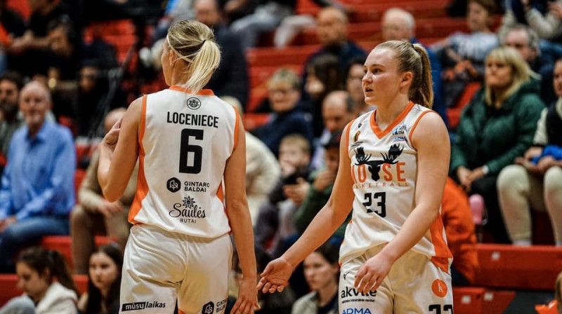 Līna Loceniece un Elizabete Bulāne 2023. gada 19. aprīlī. Foto: LCC Moose Basketball