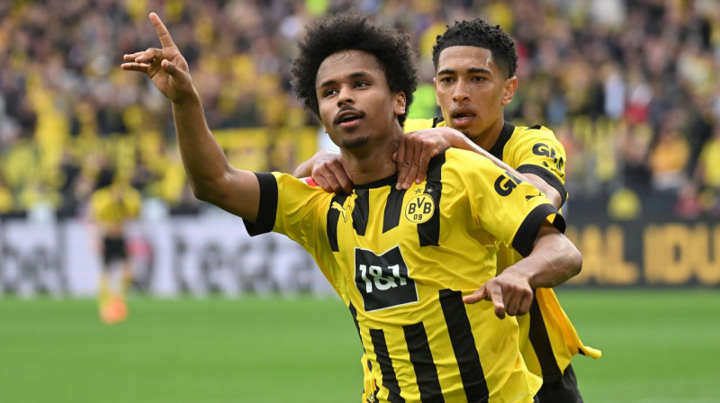 Dortmundes "Borussia" futbolisti Karims Adejemi un Džūds Belingems. Foto: Ulrich Hufnagel/Imago Images/Scanpix