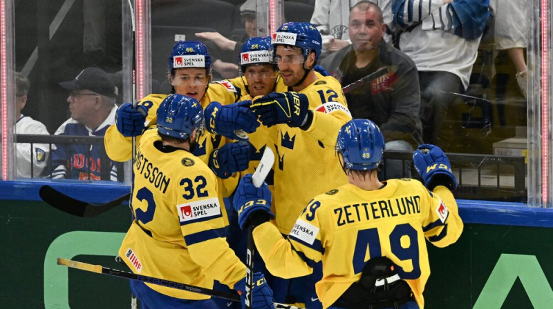 Zviedrijas hokejisti. Foto: EPA/Scanpix