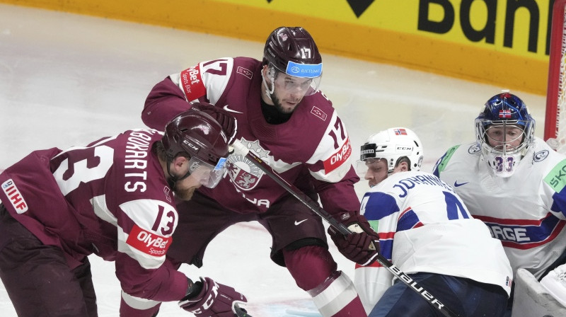 Mārtiņš Dzierkals (centrā). Foto: AP/Scanpix