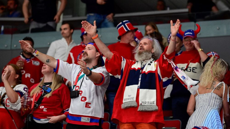 Par biļešu cenām pārsteigti bijuši arī Norvēģijas izlases fani. Foto: Gints Ivuškāns/AFP/Scanpix