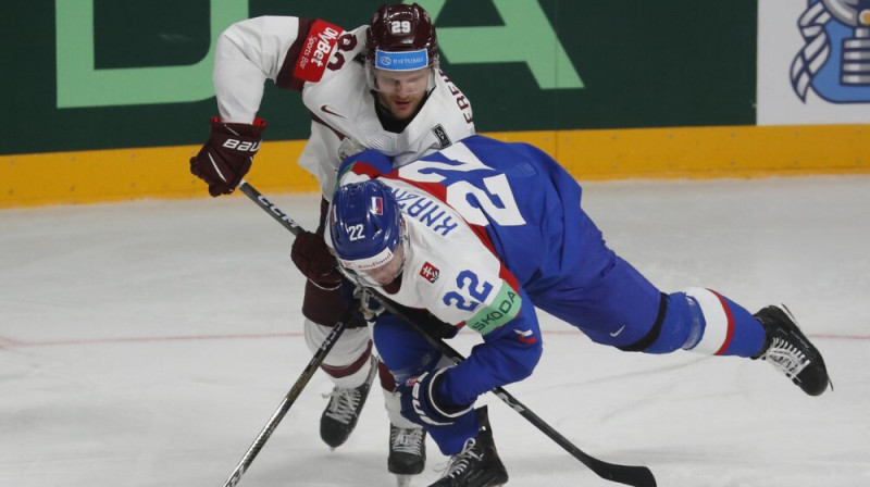 Ralfs Freibergs spēlē pret Slovākiju. Foto: AP/Scanpix