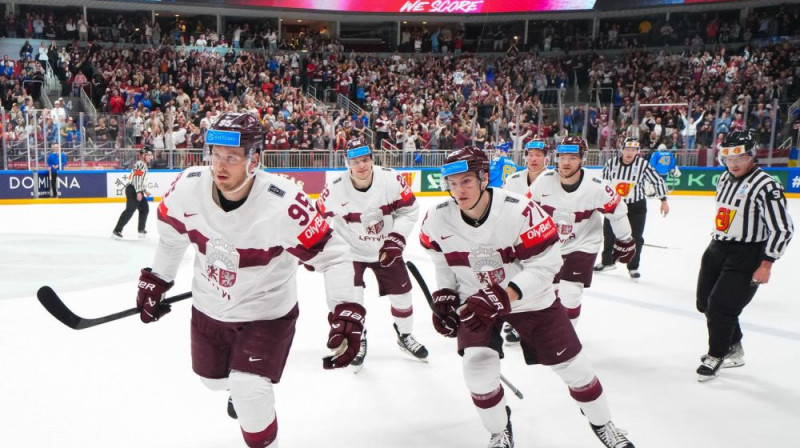 Latvijas valstsvienības hokejisti. Foto: IIHF