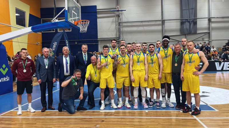 BK ''Ventspils'' pēc sudraba medaļu iegūšanas LBL. Foto: BK Ventspils