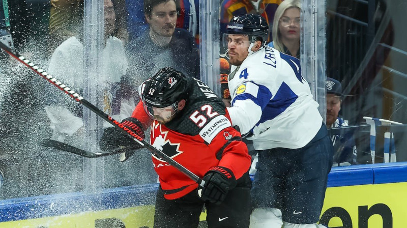 Makenzijs Vīgers pret Miko Lehtonenu. Foto: Leijonat