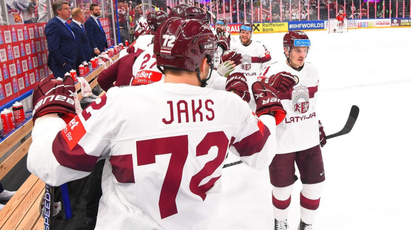 Mirklis pēc Rūdolfa Balcera vārtu guvuma pusfināla spēlē pret Kanādu. Foto: IIHF