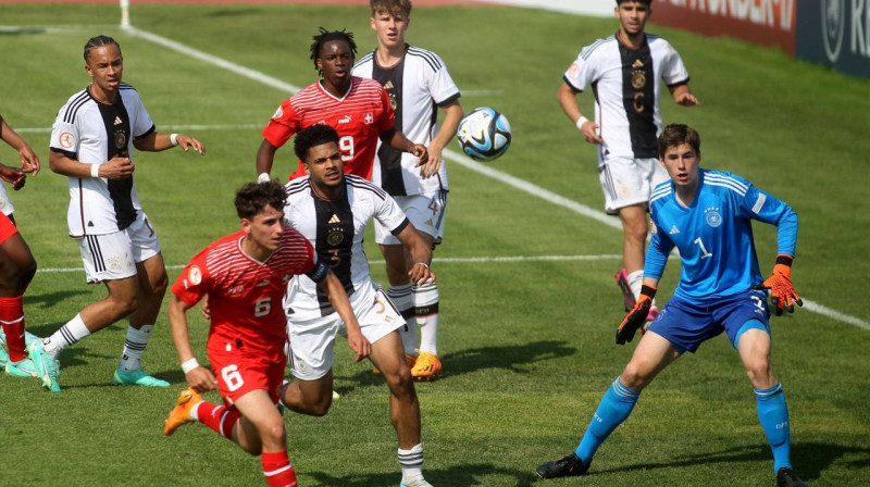 Mirklis Vācijas un Šveices U17 valstsvienību spēlē. Foto: Aleksandar Djorovic/Imago Images/Scanpix