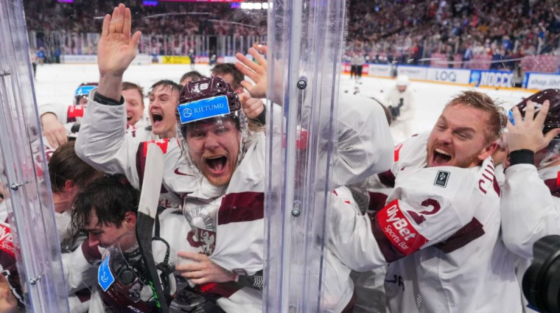 Latvijas izlases hokejistu prieki. Foto: IIHF