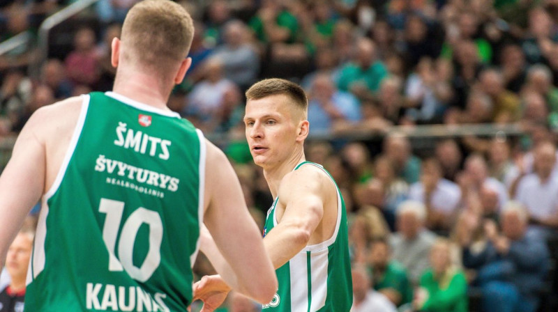 Rolands Šmits un Arns Butkevičs. Foto: BC Žalgiris Kaunas