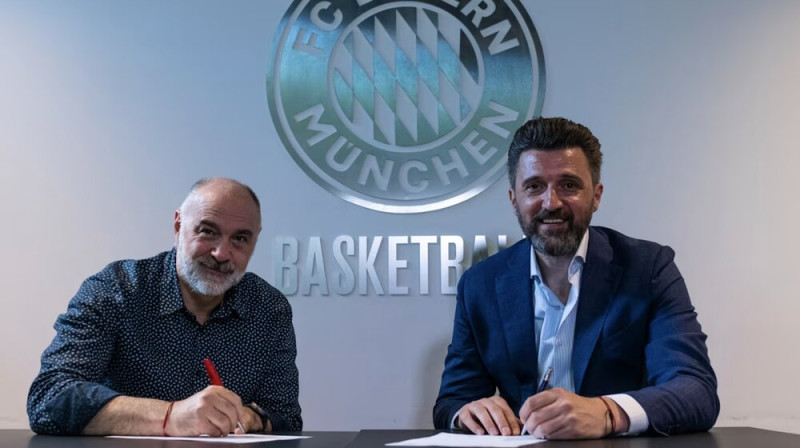 No kreisās: Pablo Laso un "Bayern" sporta direktors Marko Pešičs. Foto: Bayern Basketball