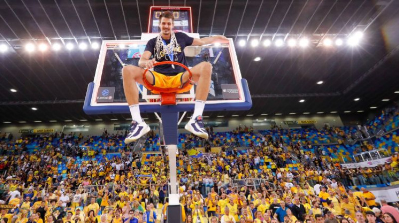 Niko Brusino svin Eirokausa iegūšanu. Foto: EPA/Scanpix