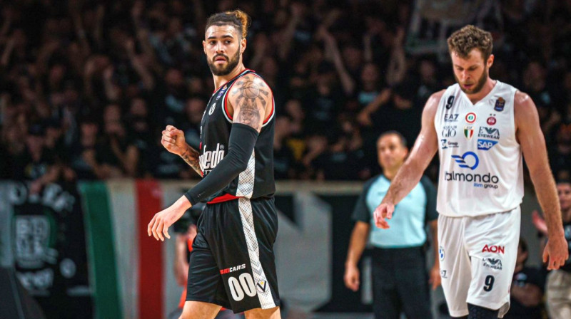 Boloņas "Virtus" basketbolists Isaja Kordiņē (Nr. 00). Foto: Virtus Segafredo Bologna