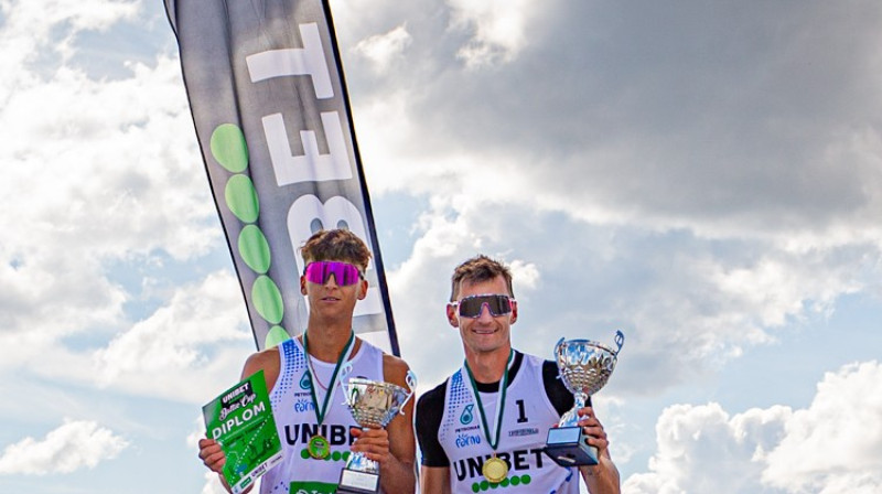 Kristians Fokerots un Mārtiņš Pļaviņš. Foto: Tarmo Tomson / volley.ee