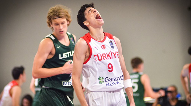 Turcijas U18 valstsvienības basketbolists Emre Tunca. Foto: FIBA