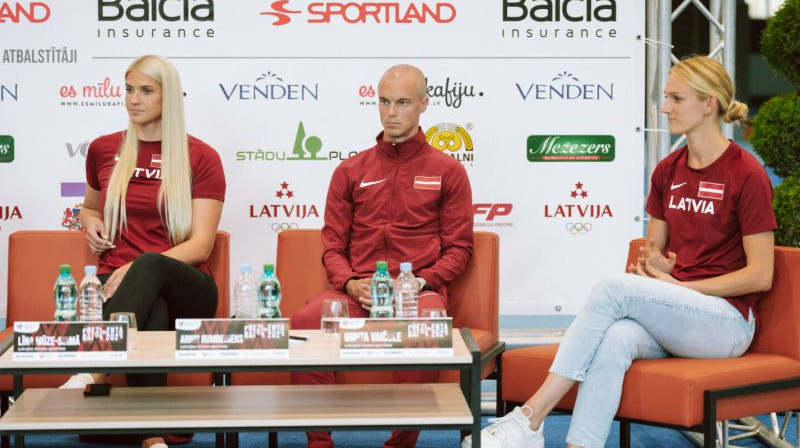 Līna Mūze-Sirmā, Arnis Rumbenieks un Gunta Vaičule preses konferencē. Foto: Guntis Bērziņš/LVS