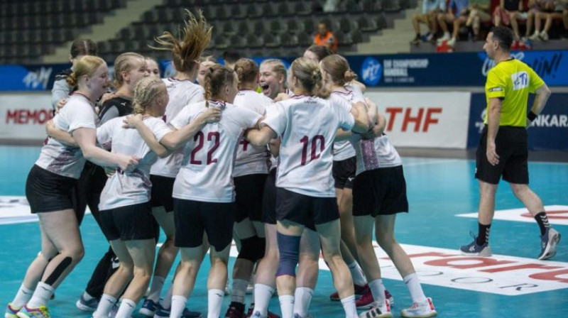 Latvijas U17 meiteņu handbola izlase. Foto: EHF/handball.lv