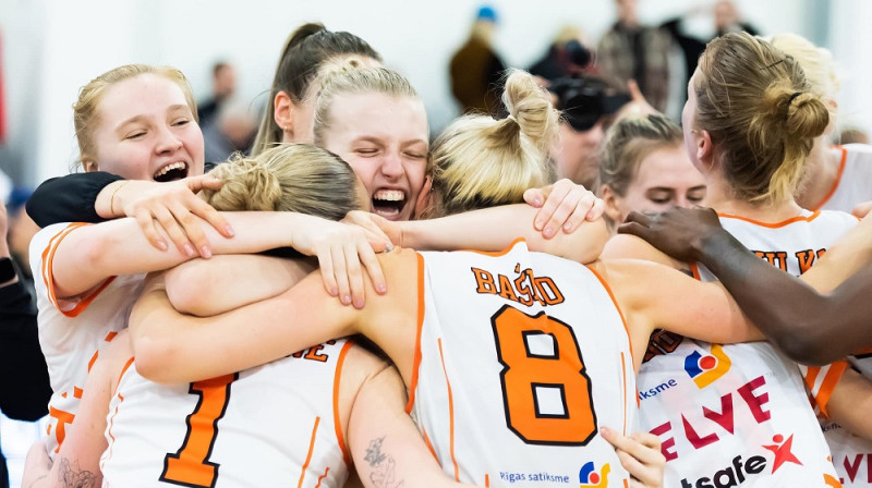 TTT basketbolistes 2023. gada 2. aprīlī Birštonā. Foto: WBBL