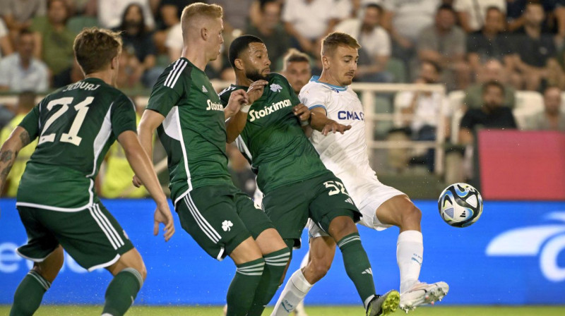 Mirklis no Atēnu "Panathinaikos" un Marseļas "Olympique" spēles. Foto: Angelos Tzortzinis/AFP/Scanpix