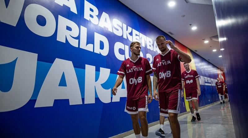 Artūrs Žagars un Aigars Šķēle 2023.  gada 27. augustā. Foto: FIBA