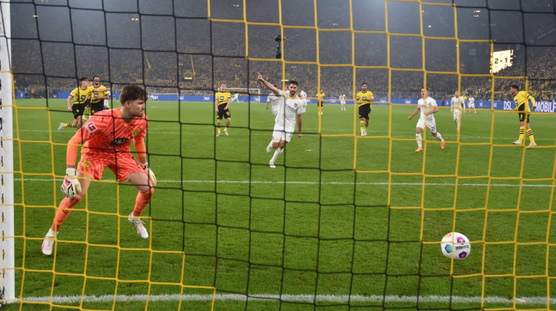 Mirklis pēc "Heidenheim" otrā vārtu guvuma un neizšķirta panākšanas spēlē Dortmundē. Foto: Imago Images/Scanpix