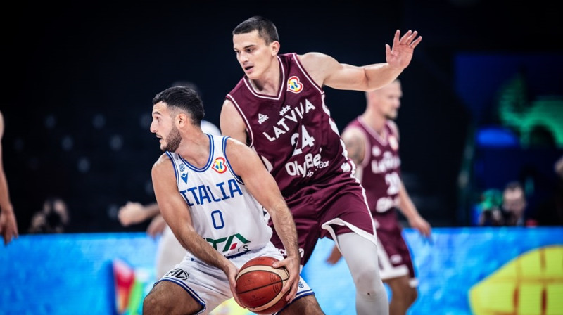 Andrejs Gražulis un Marko Spisu 2023. gada 7. septembrī. Foto: FIBA